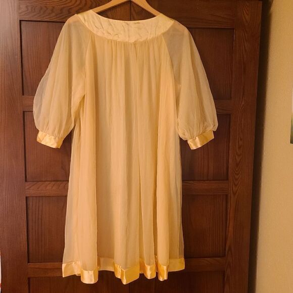 Vintage 60s Butter Yellow Chiffon Robe from Gossard Artemis - Picture 12 of 12